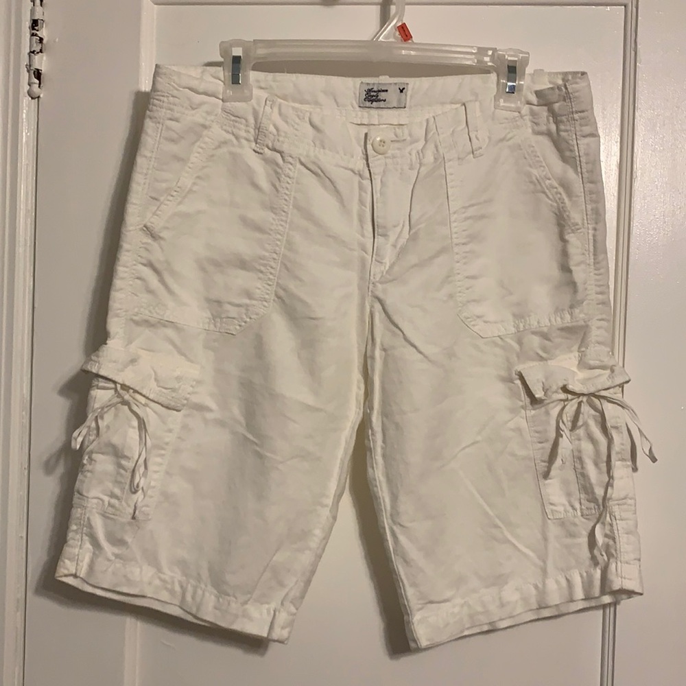 Size 8 American Eagle white Bermuda shorts